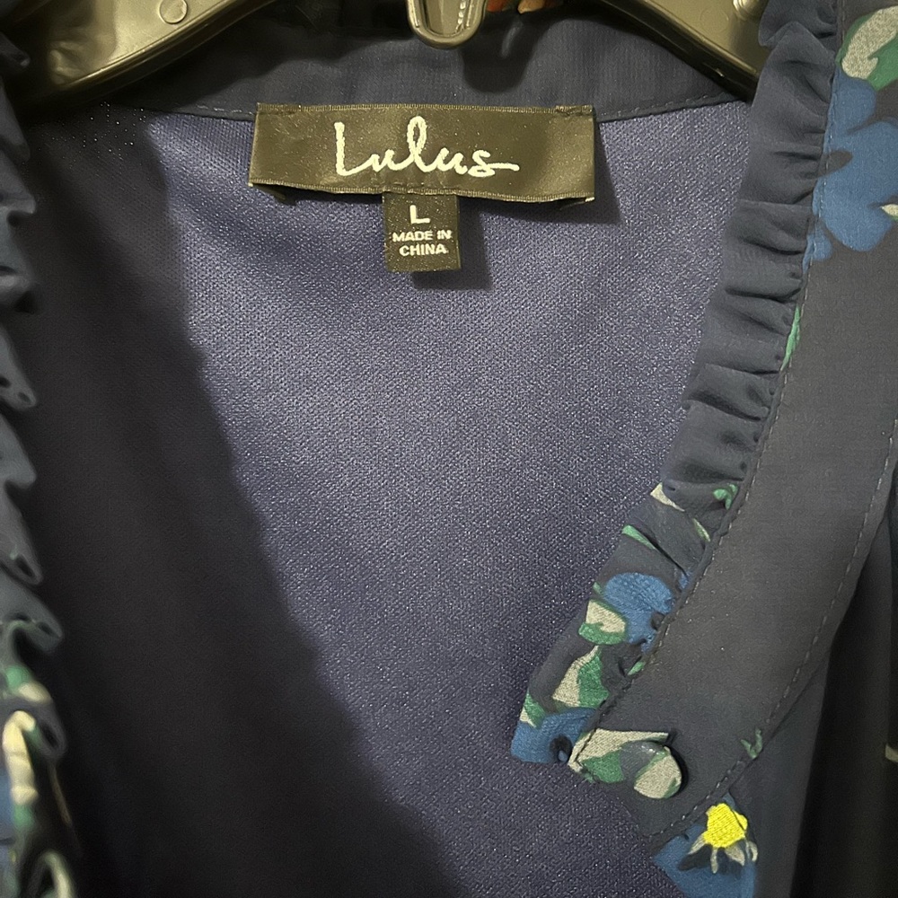 Cute little Spring or Summer dress. Perfect for outside function or inside.